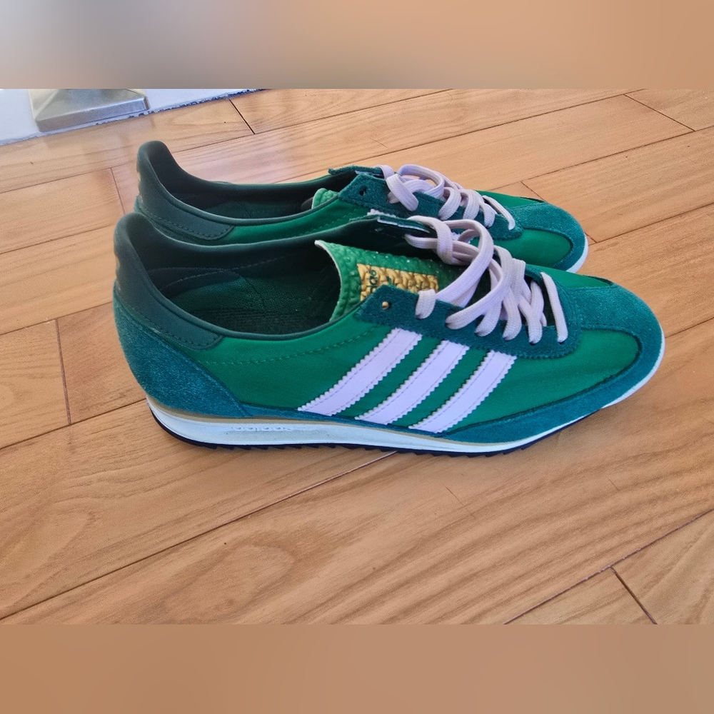Adidas Green women's Sneakers with White Stripes SL72 US7
